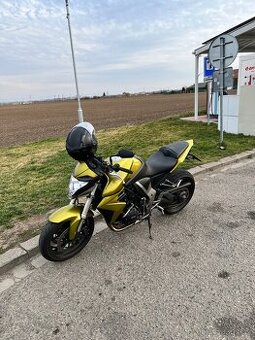 Honda cb1000r