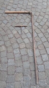 Historický cep, vrták, síto a ošatka na chalupu