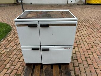 Sporák na tuhá paliva.