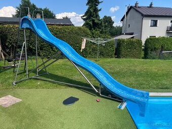 Skluzavka do bazénu