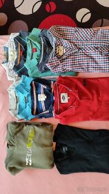 Soubor oblečení, trička a mikiny