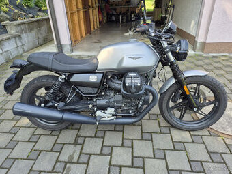 Motto Guzzi V7 850