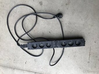 Zásuvková lišta, prodlužovací kabel