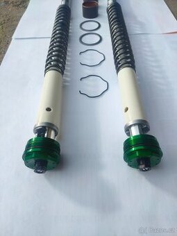 Kawasaki H2 SX - vnitřky předních vidlic