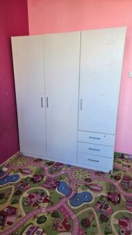 Šatní skříň na oblečení 174x142x50cm