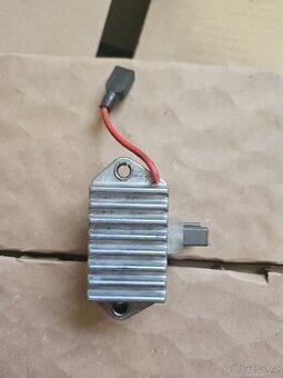 Regulátor napětí alternátoru Tesla WNC914 - Škoda Favorit