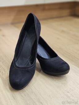 Tmavě modré lodičky na vyšším podpatku, vel. 40