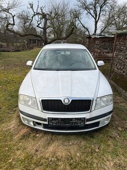 nd z škoda octavia 2 1.6tdi bílá sedan combi