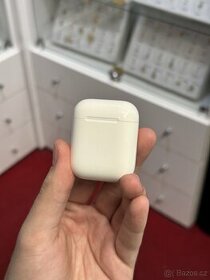 V ZÁRUCE Apple Airpods 2019