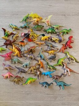 Sada menších dinosaurů