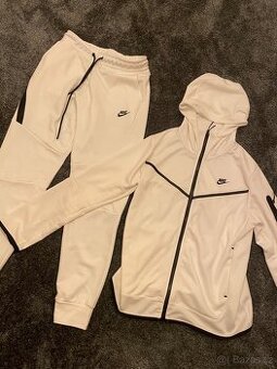Nike tech fleece