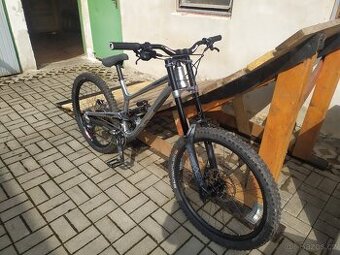 Commencal Furious 2021 vel. M
