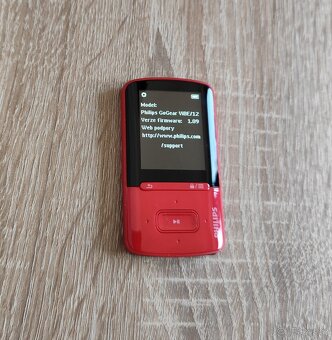 MP3 PŘEHRÁVAČ S RÁDIEM PHILIPS GoGEAR VIBE 4 GB - 1
