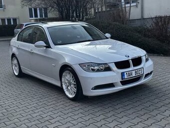 BMW Řada 3 E90 320i 110kW Sedan Navi Aut. klima Šíbr ALU R18