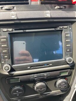 Prodám autorádio ISUDAR pro VW nebo Škoda