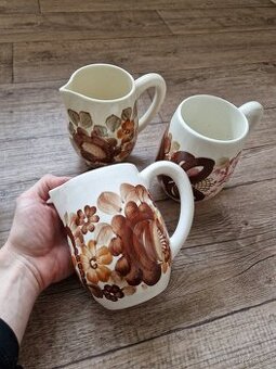 Rucne malovana majolika, 3 dzbanky s kvety