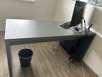 Top pc stůl a police
