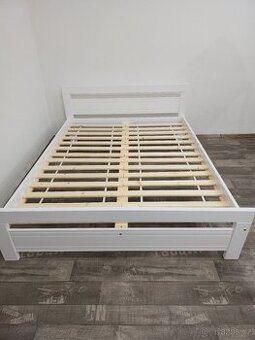 Prodám novou masiv Postel Amor v bílé barvě 180x200 roštem