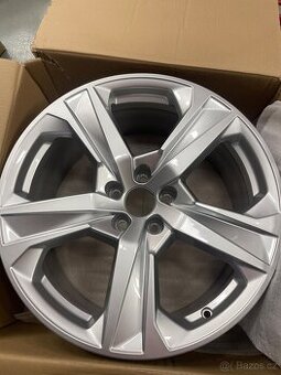 AUDI 8,0x19 5x112 ET27 4K8601025J ORIGINÁLNÍ ALU KOLA
