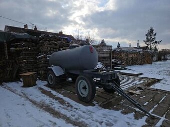Traktorový přívěs cisterna 3000 l