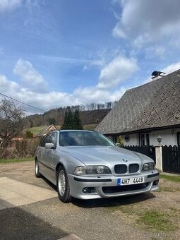 BMW e39 528i