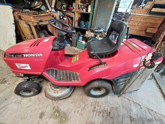 Zahradní traktor Honda V-Twin 2114