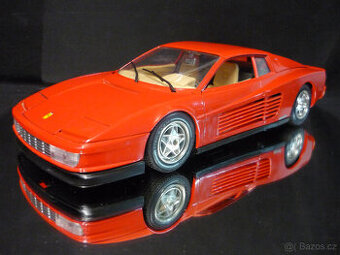 Ferrari Testarossa 1984 červené Bburago 1/18