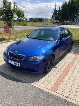 BMW řada 3 320i e90