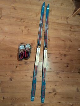 Dětské běžky 150 cm + boty velikost 33