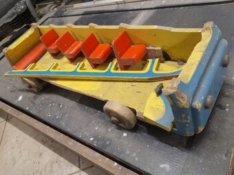 Dřevěný autobus- torzo