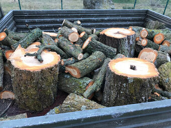 Tvrdé dřevo na uzení