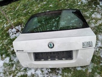 škoda octavia II sedan 5.dveře kufr zadní víko bílá