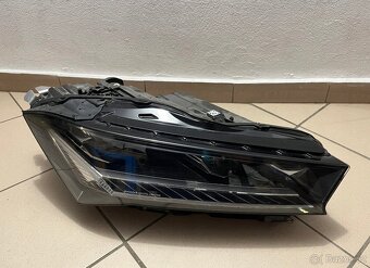 Škoda Superb 4 IV prední prave svetlo Matrix led 3P1