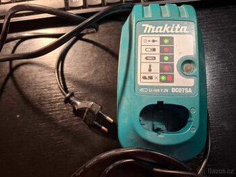 Nabíječka MAKITA  DC07SA