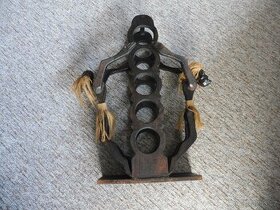 Dřevěný stojan na víno