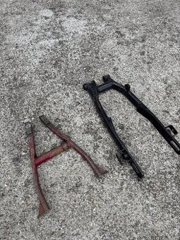 Jawa libeňák - kyvná vidlice, stojan motokros