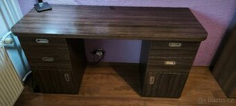 Prodám zachovalý dětský psací stůl