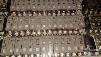 Koupím staré černé bakelitové jističe, stykače, deony a relé