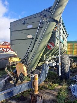 Traktorový návěs překládací