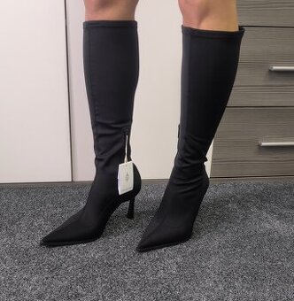 Nové dámské kozačky Stradivarius vel. 39