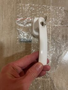 Balkónová uzamykatelná klika