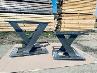 Podnož na jídelní + konferenční stůl