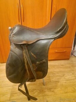 Starší no name univerzál černé