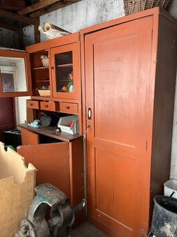 Kuchyňská kredenc- stará