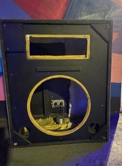 Prodám reproboxy bez reproduktorů - 2 ks.