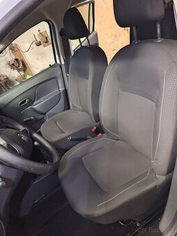 prodám sedačky Dacia Logan MCV 2 r.v. 2018