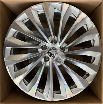 OEM 5LG071490C 8Z8 Alu kolo Asterion 20" Enyaq 9,0J x 20“ E