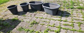 4 plastové květináče