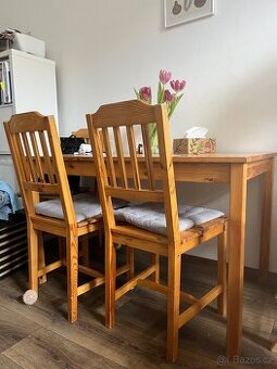 Jídelní stůl a židle