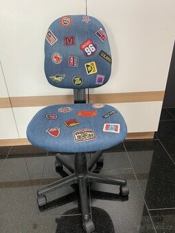 Dětská židle k psacímu stolu